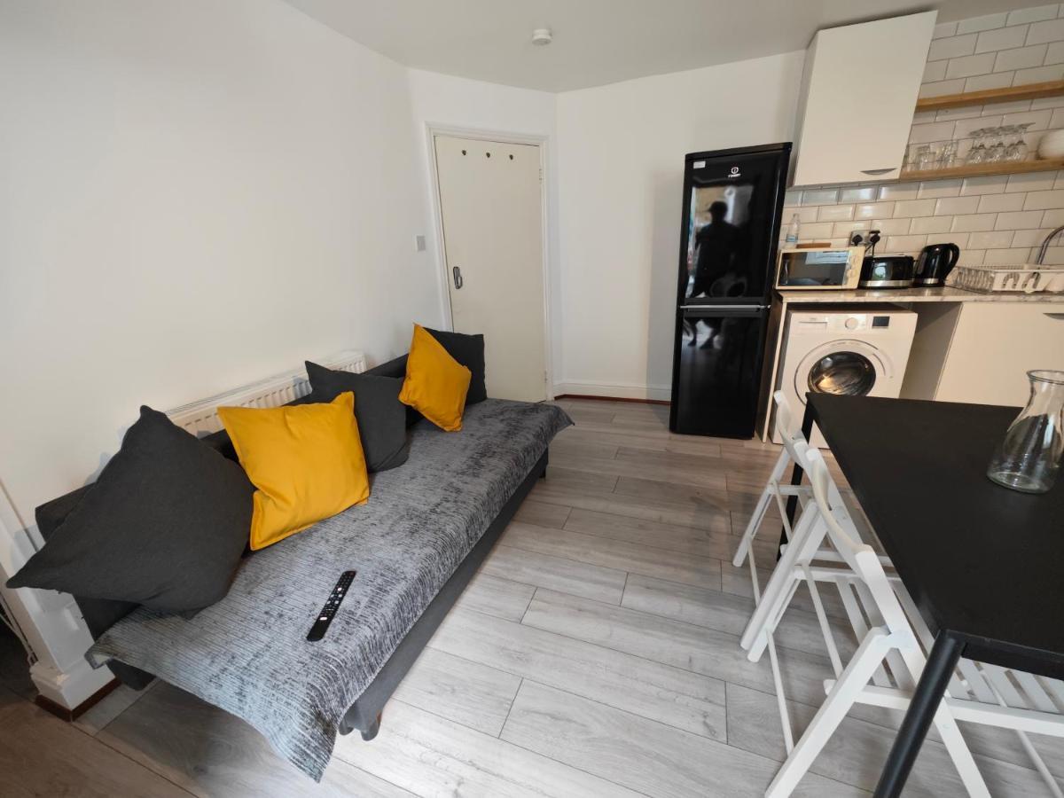 2 Bedroom 2 Bathroom Apartment In Old St - Shoreditch - Zone 1 London Exterior foto