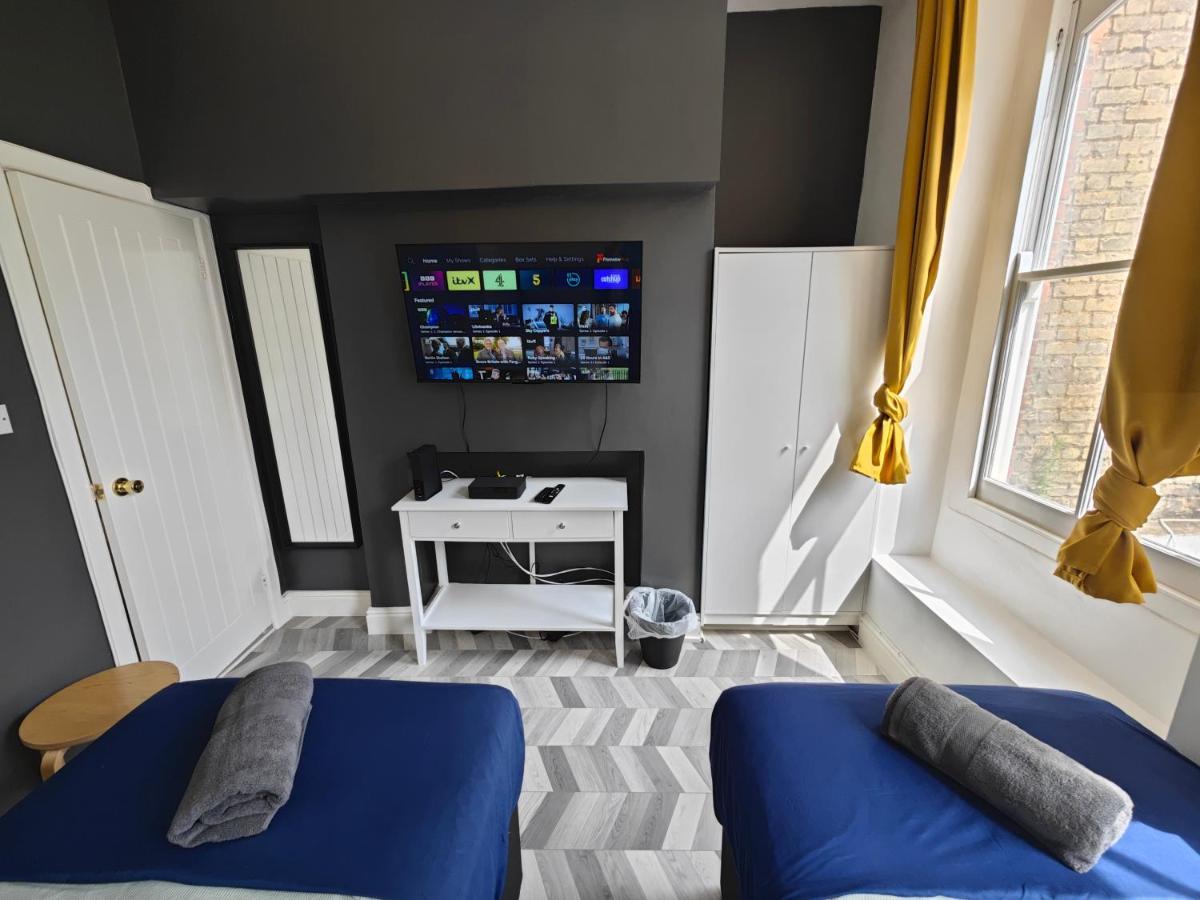 2 Bedroom 2 Bathroom Apartment In Old St - Shoreditch - Zone 1 London Exterior foto