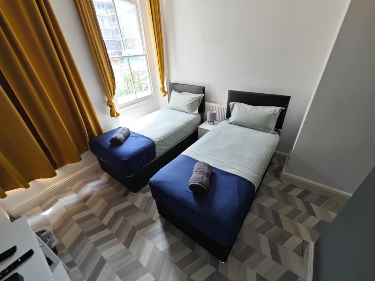 2 Bedroom 2 Bathroom Apartment In Old St - Shoreditch - Zone 1 London Exterior foto