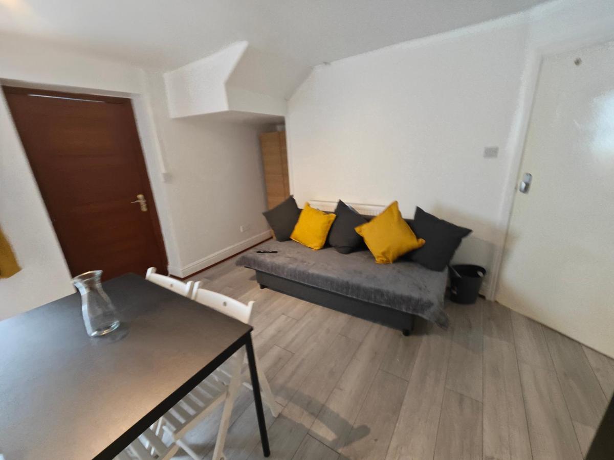 2 Bedroom 2 Bathroom Apartment In Old St - Shoreditch - Zone 1 London Exterior foto