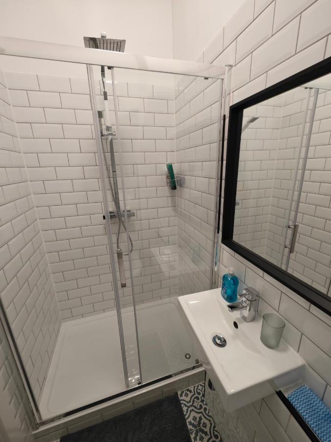 2 Bedroom 2 Bathroom Apartment In Old St - Shoreditch - Zone 1 London Exterior foto