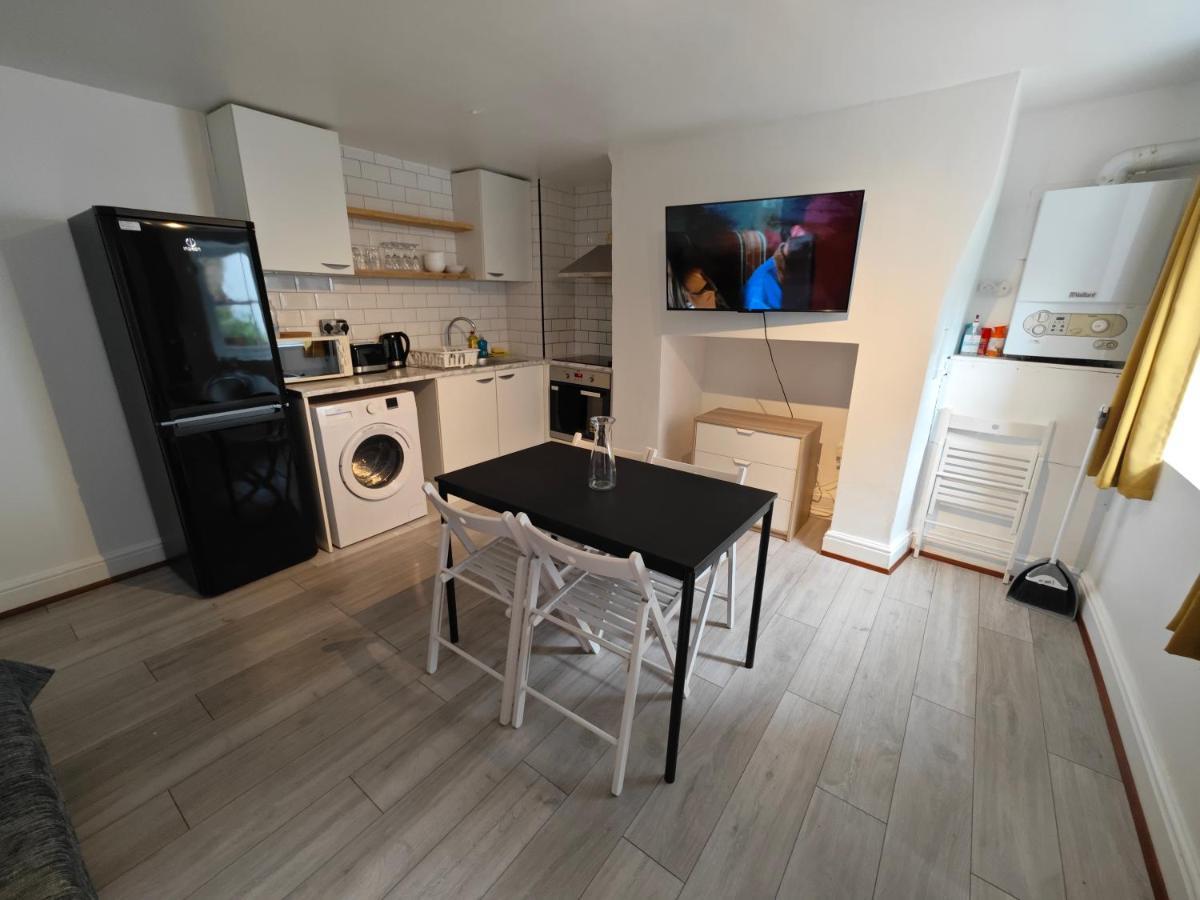 2 Bedroom 2 Bathroom Apartment In Old St - Shoreditch - Zone 1 London Exterior foto