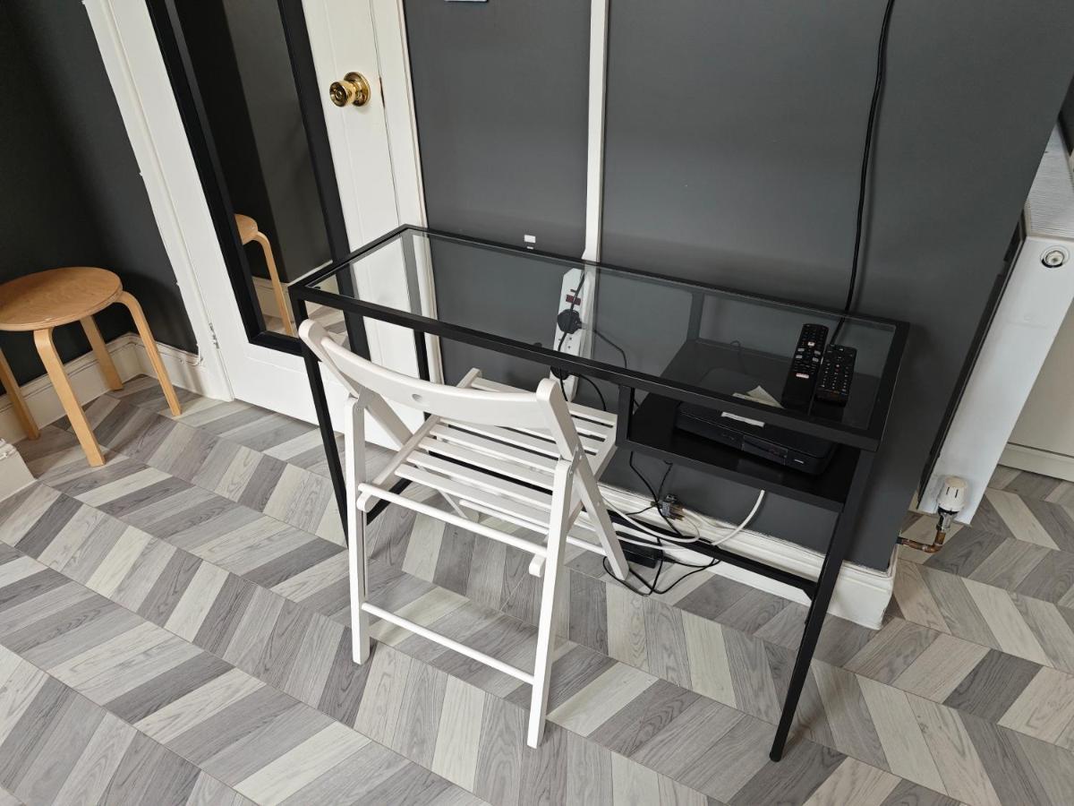 2 Bedroom 2 Bathroom Apartment In Old St - Shoreditch - Zone 1 London Exterior foto