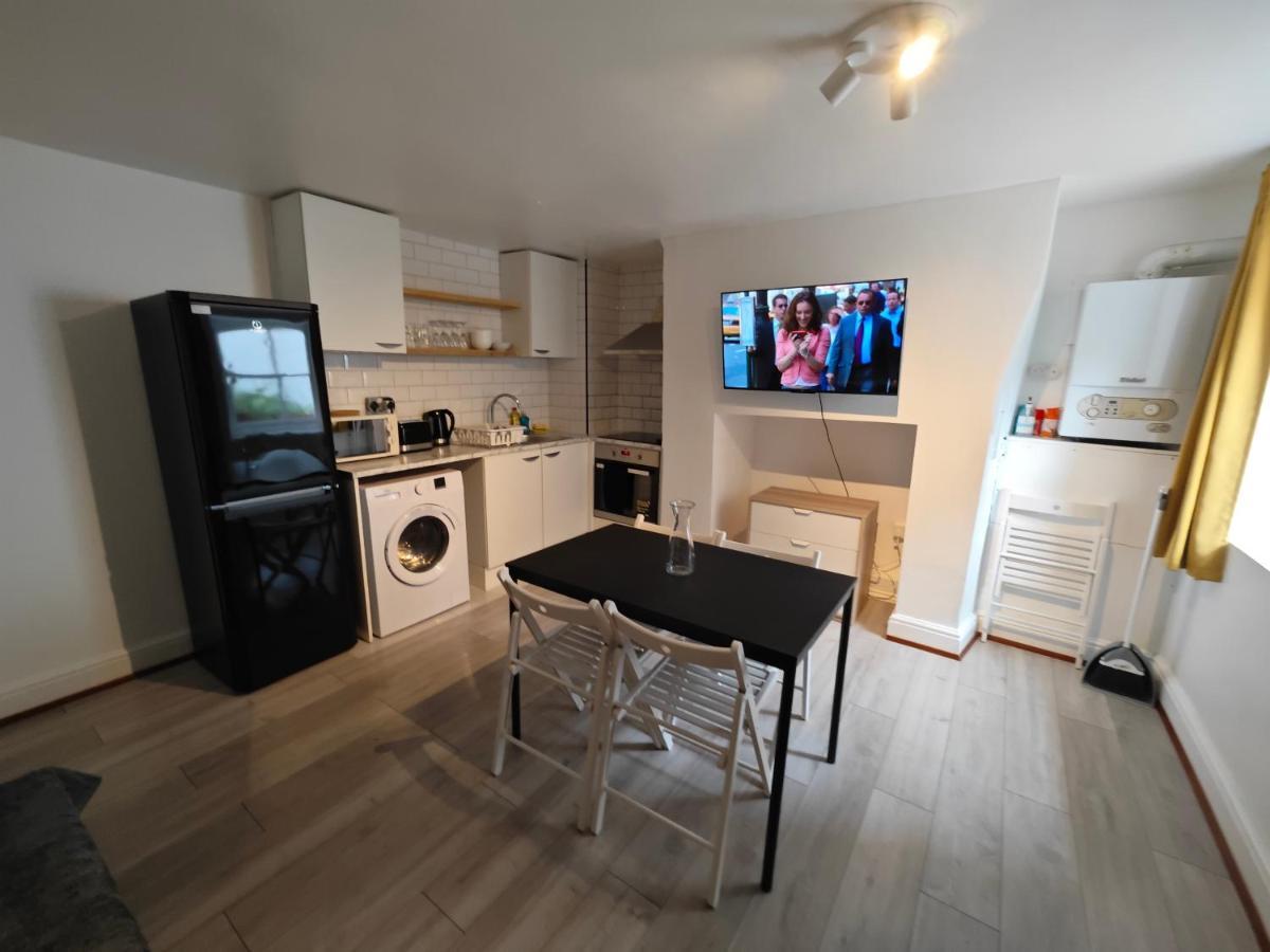 2 Bedroom 2 Bathroom Apartment In Old St - Shoreditch - Zone 1 London Exterior foto