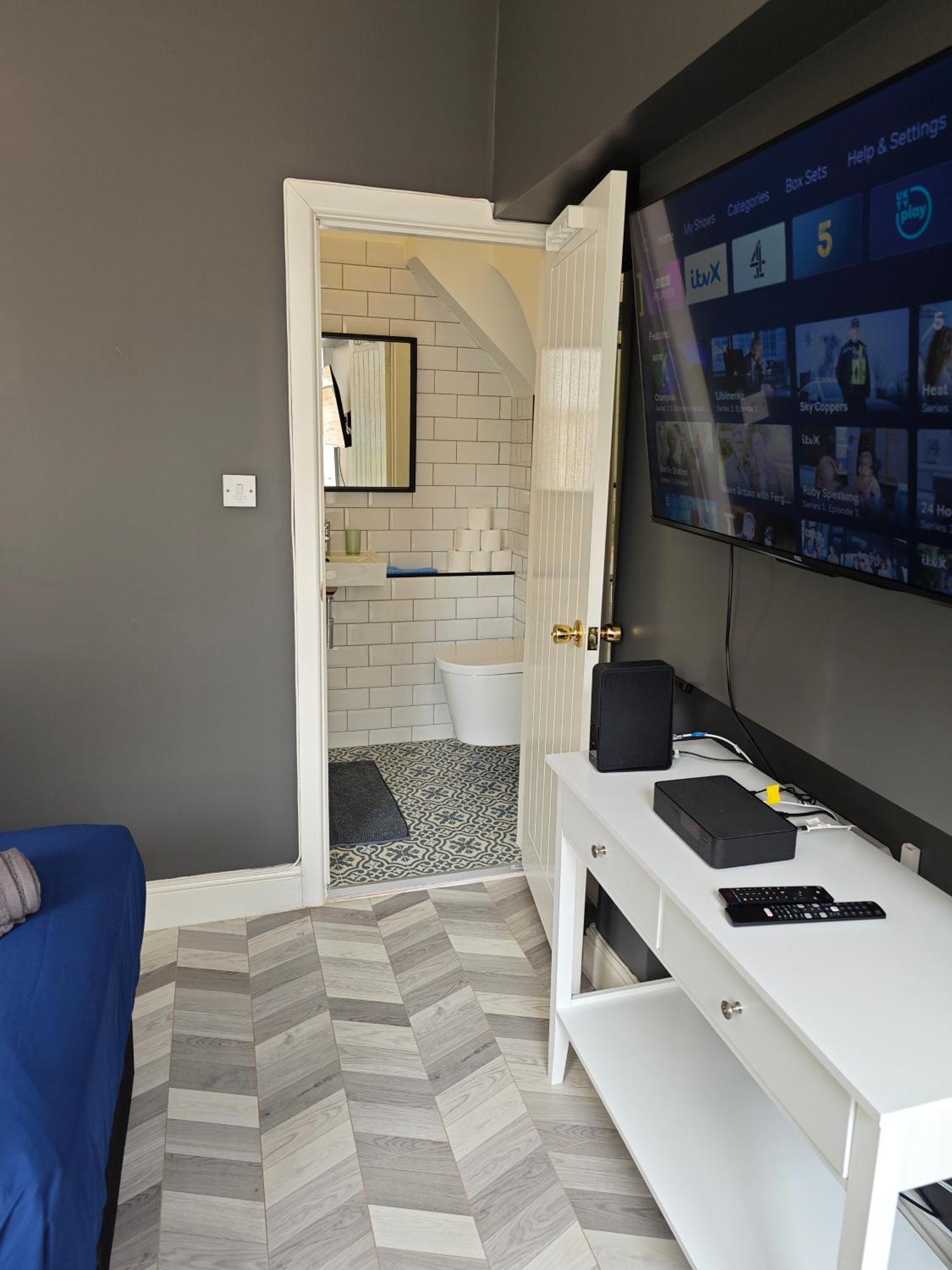 2 Bedroom 2 Bathroom Apartment In Old St - Shoreditch - Zone 1 London Exterior foto