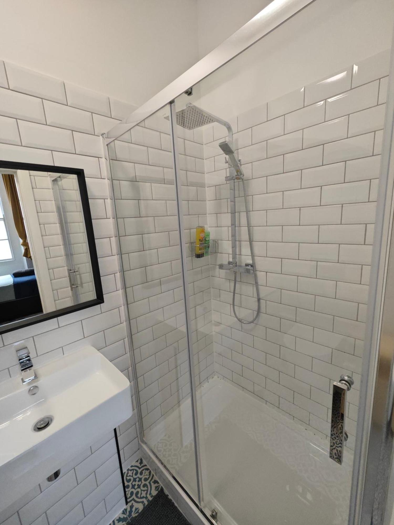 2 Bedroom 2 Bathroom Apartment In Old St - Shoreditch - Zone 1 London Exterior foto